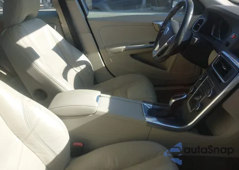 2014 Volvo S60 T6 z USA, uszkodzony, nr VIN YV1902FH7E2274320